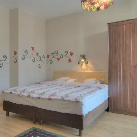 Zamoyskiego - Watra Bed & Breakfast 3*