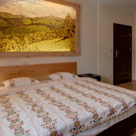 Zamoyskiego - Watra Bed & Breakfast