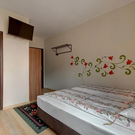 Zamoyskiego - Watra Bed & Breakfast 3*