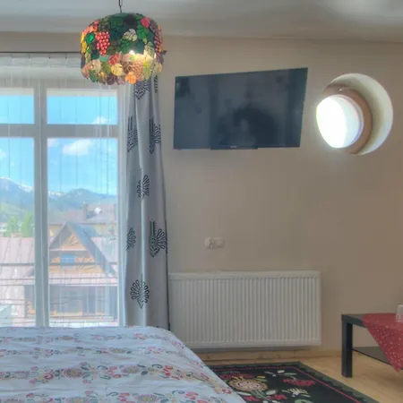 Zamoyskiego - Watra Bed & Breakfast 3*